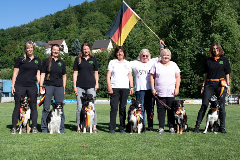 V.l. Janina Leik, Eva Hampe, Christine Hahn, Wera Hahn, Mannschaftsführerin Brigitte Stellner, Anette Weidemann und Shauna Wenzel.